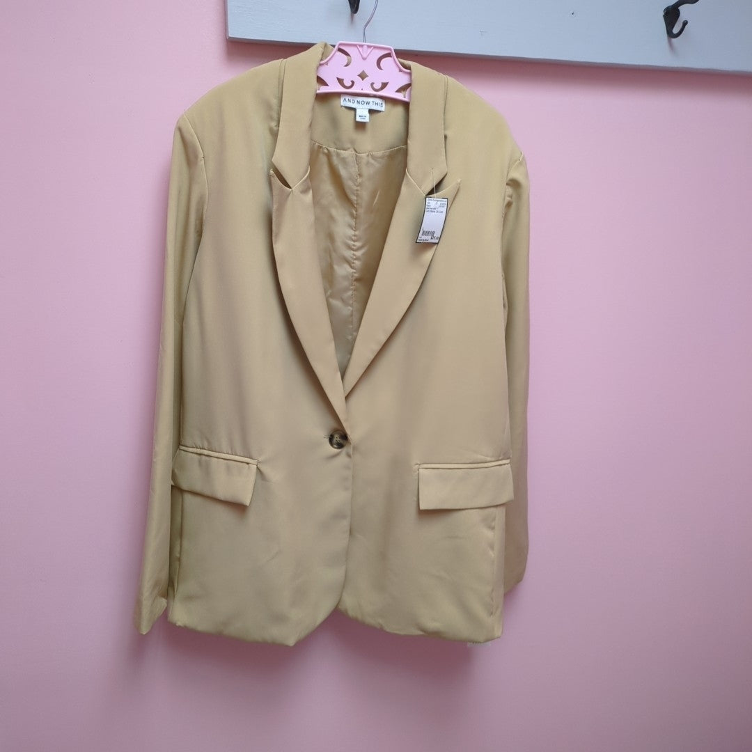 Size L And now this Blazer