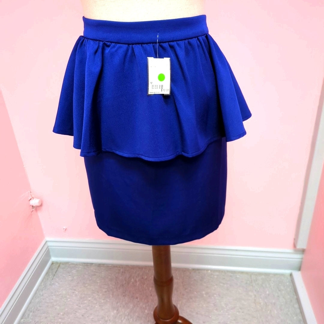 Size M Gianni Bini Skirt